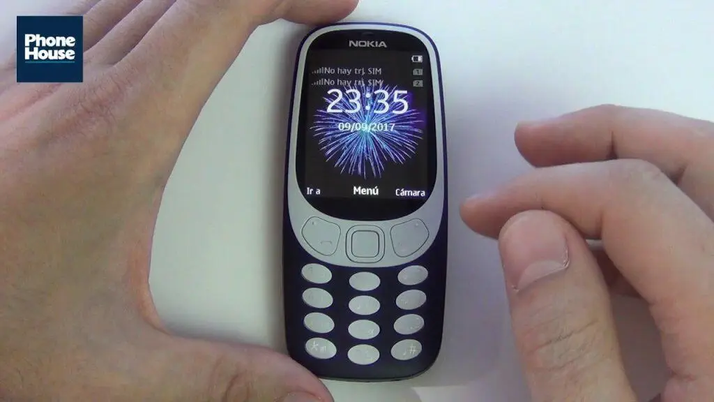 Nokia 3310 muestra la hora y la fecha. Guía de desbloqueo.
