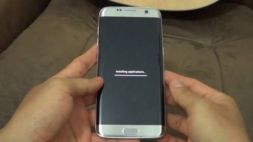 Samsung Galaxy S7 Edge muestra el mensaje